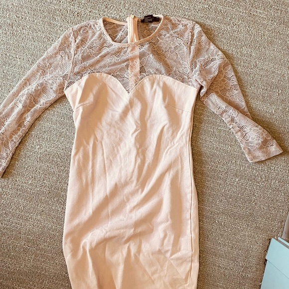 Light pink lace short dress - Picture 1 of 2